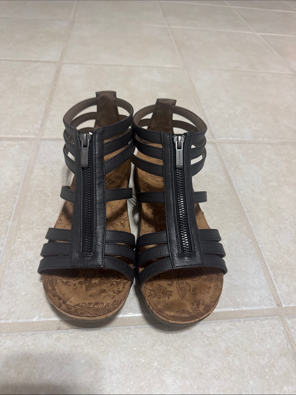 BearPaw Black Strappy Front-Zip Gladiator Wedges (Size 9 Wide)
